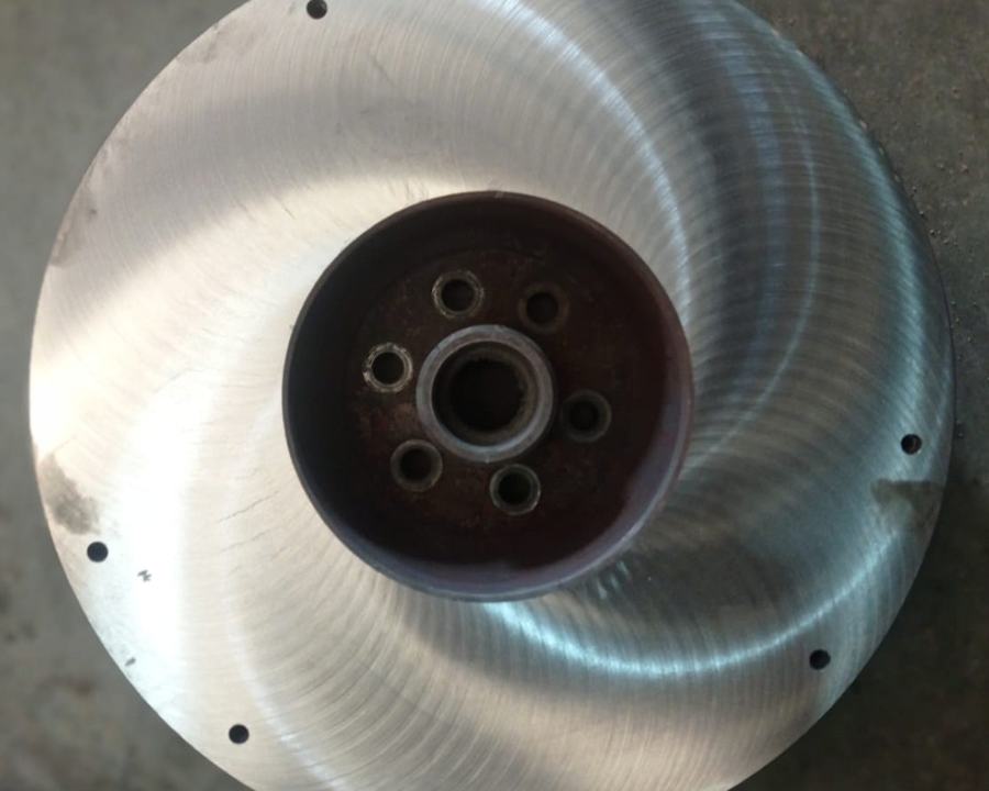 Volante do motor usinado, pronto para receber a embreagem nova